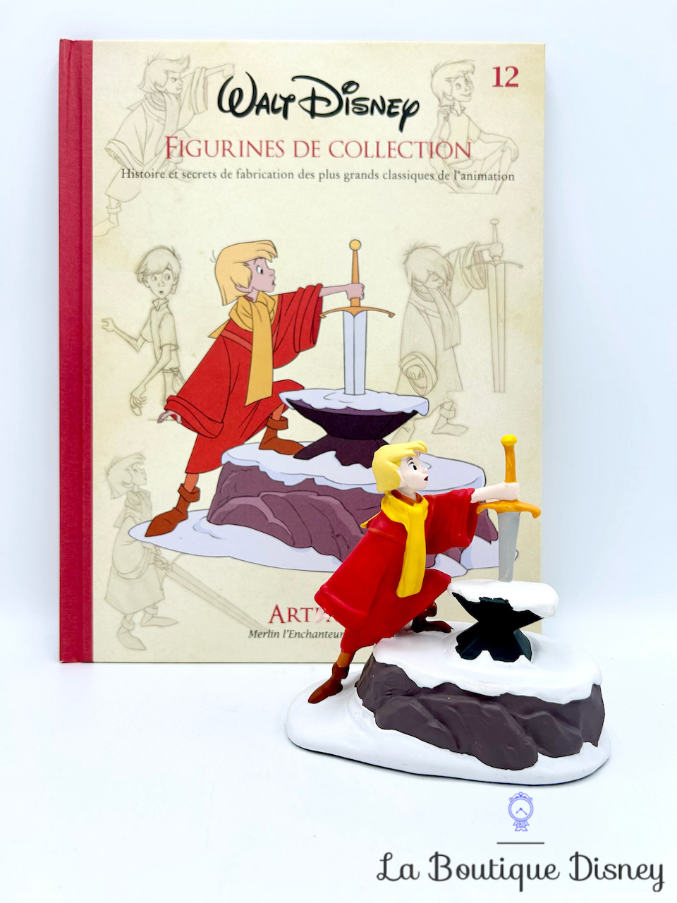 livre-figurine-de-collection-résine-arthur-merlin-enchanteur-disney-hachette-encyclopédie-0