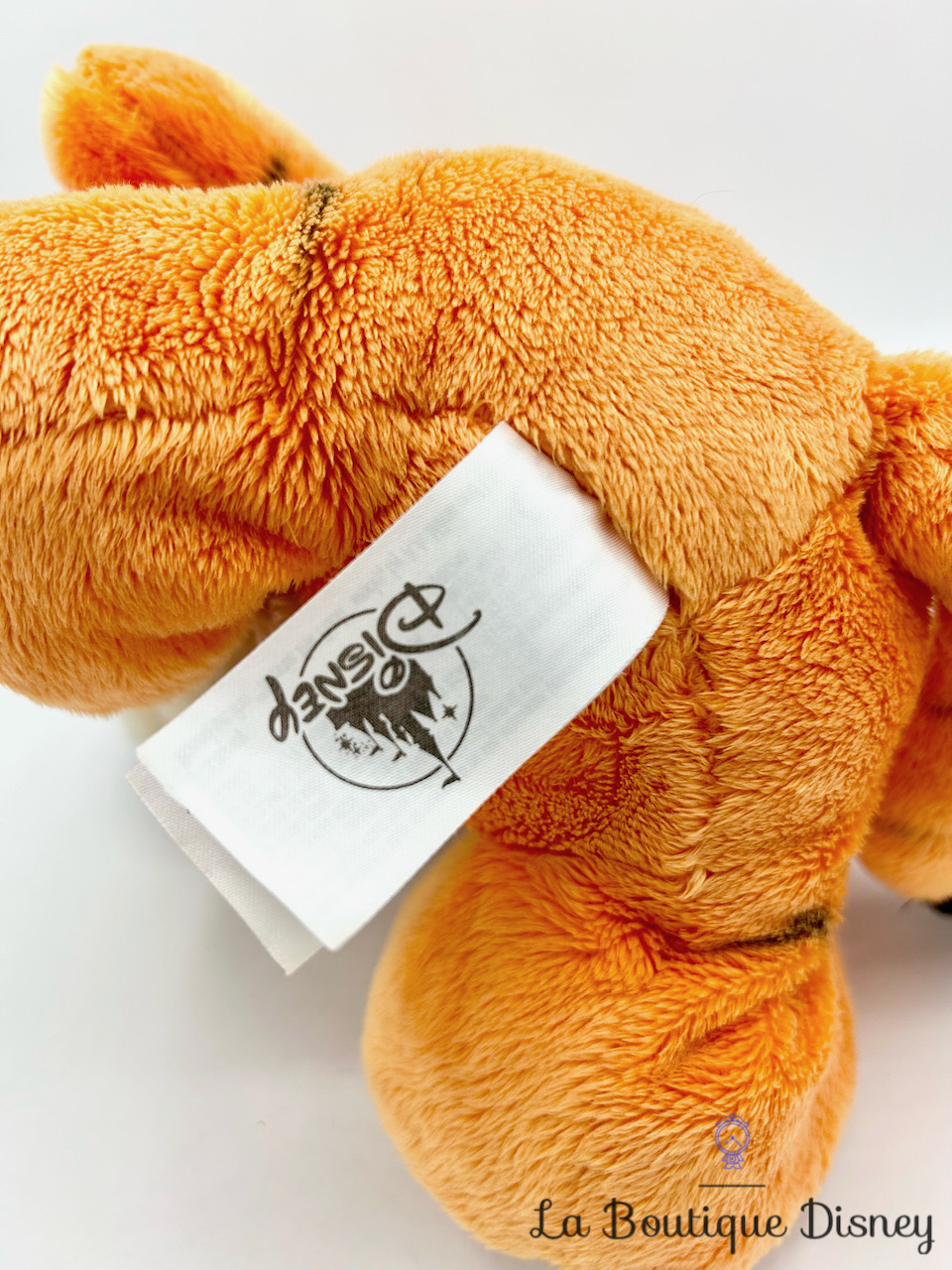 peluche-tigrou-big-feet-disney-parks-disneyland-winnie-ourson-gros-pieds-4