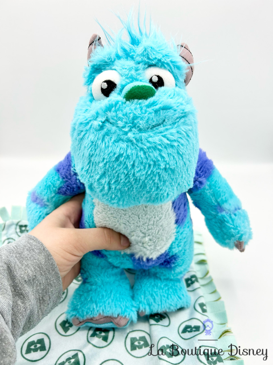peluche-sulli-monstres-cie-disney-babies-disneyland-couverture-couffin-sully-2