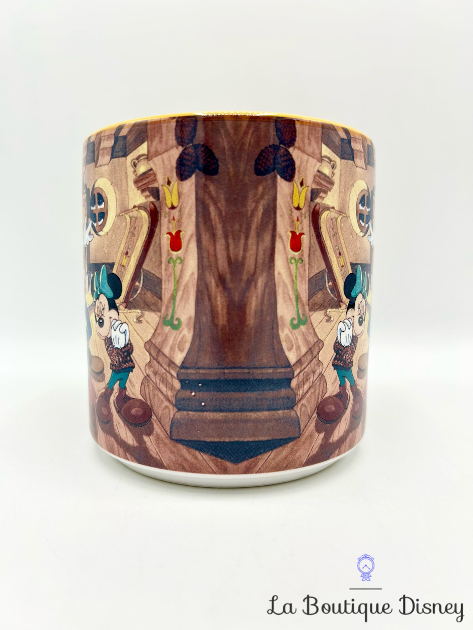 tasse-scène-mickey-et-ses-amis-noel-disneyland-paris-mug-disney-scene-film-dingo-cheminée-3