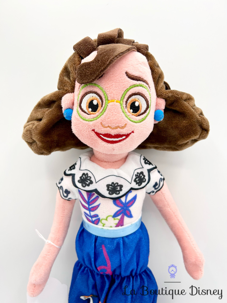 poupée-chiffon-mirabel-madrigal-disney-peluche-encanto-1