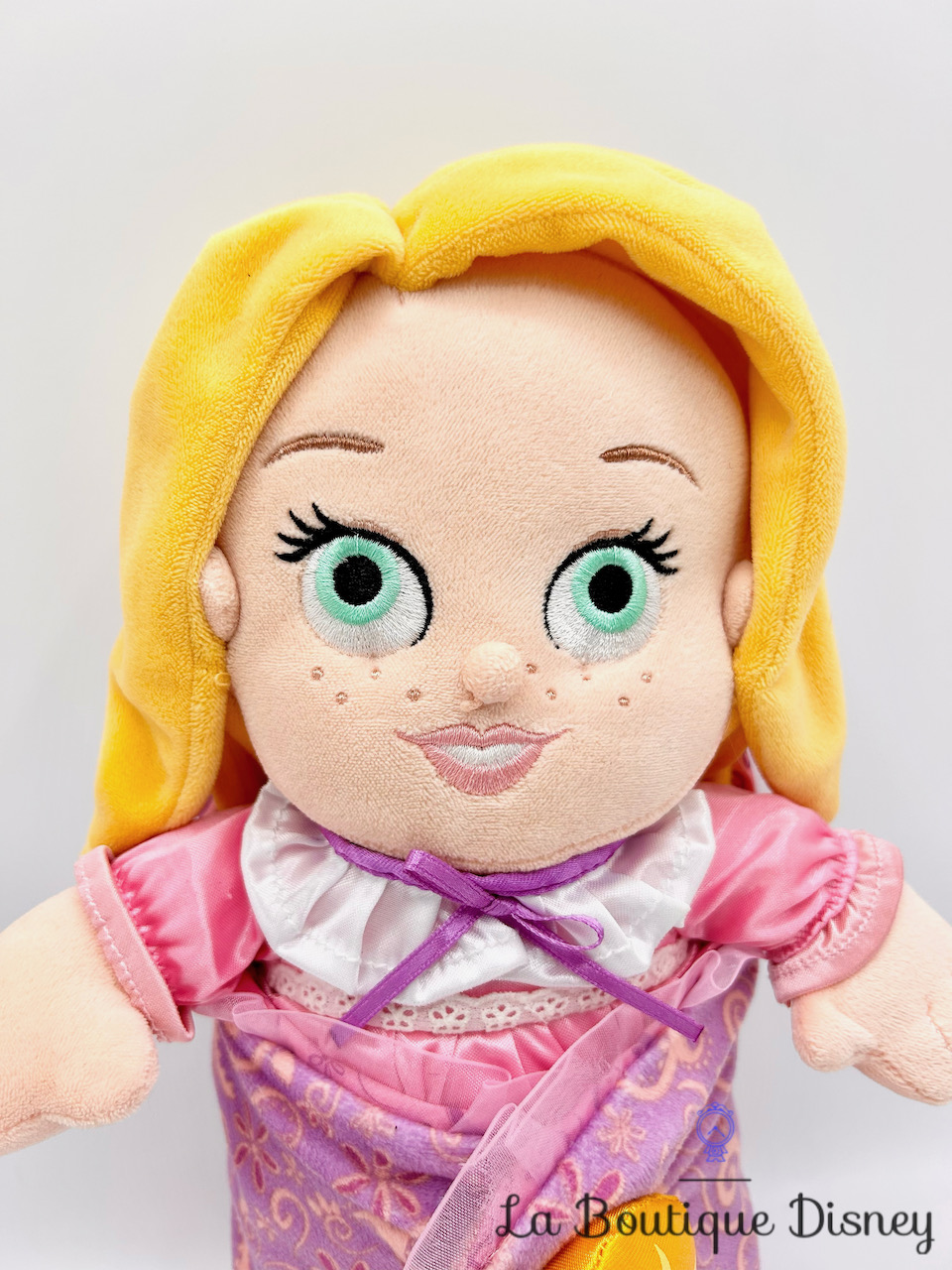 peluche-raiponce-dinsey-babies-disneyland-couverture-couffin-4