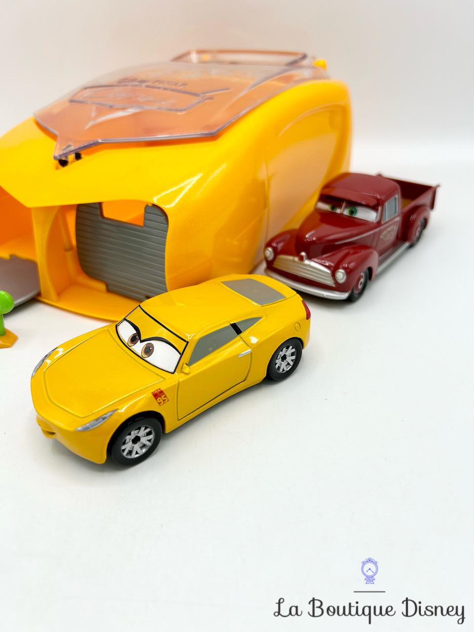 jouet-lanceurs-cars-3-disney-store-boite-jaune-voiture-métal-coffret-1-3