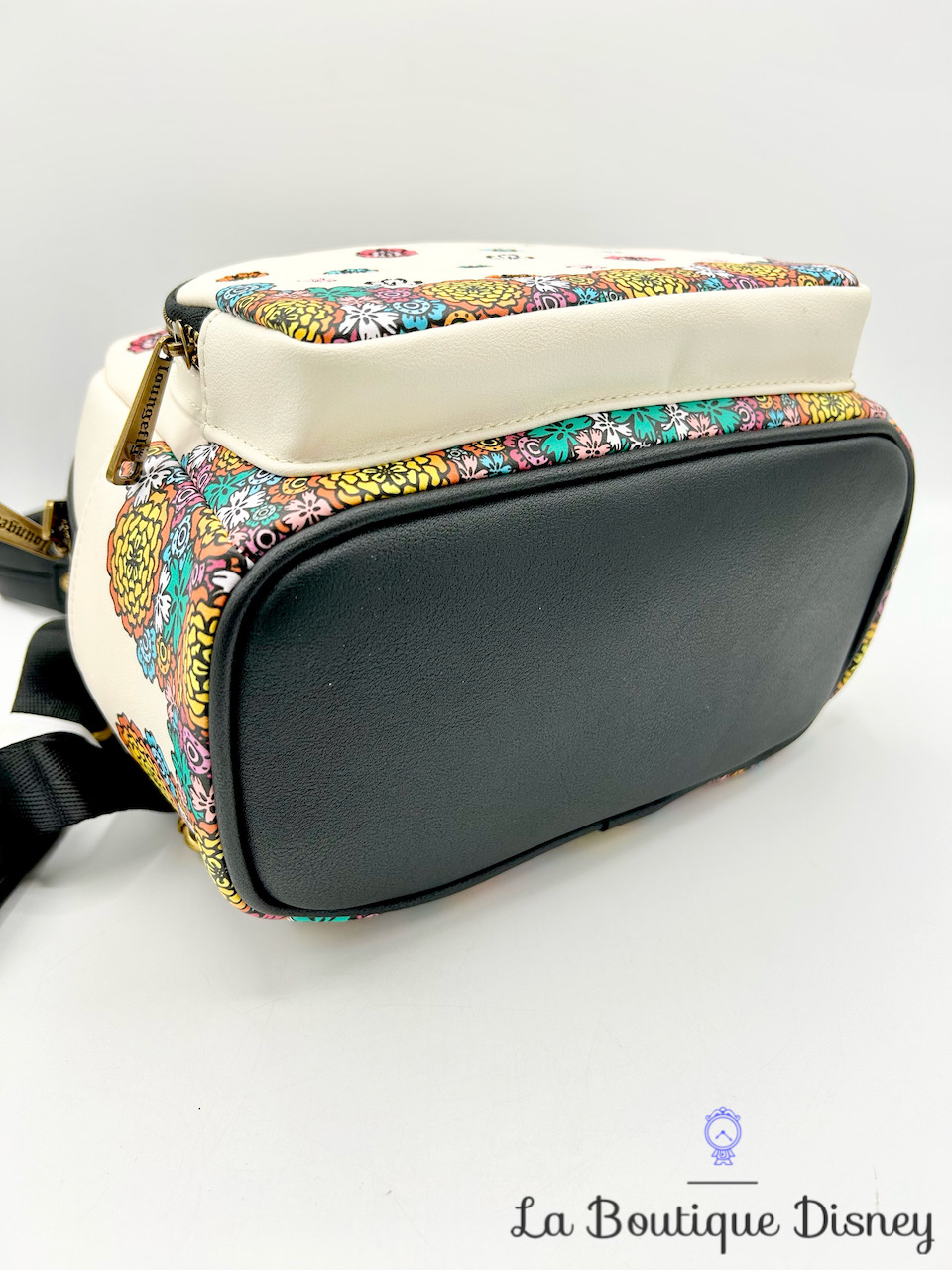 sac-a-dos-loungefly-coco-disney-parks-disneyland-fleurs-brodés-3