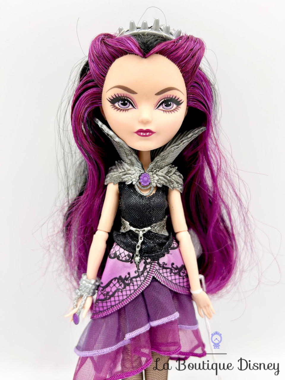 Poupée Ever After High Raven Queen Clan des Rebels noir violet 32 cm