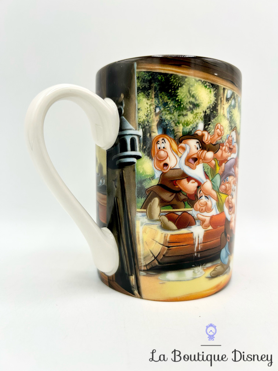 tasse-scène-blanche-neige-et-les-sept-nains-disneyland-mug-disney-3