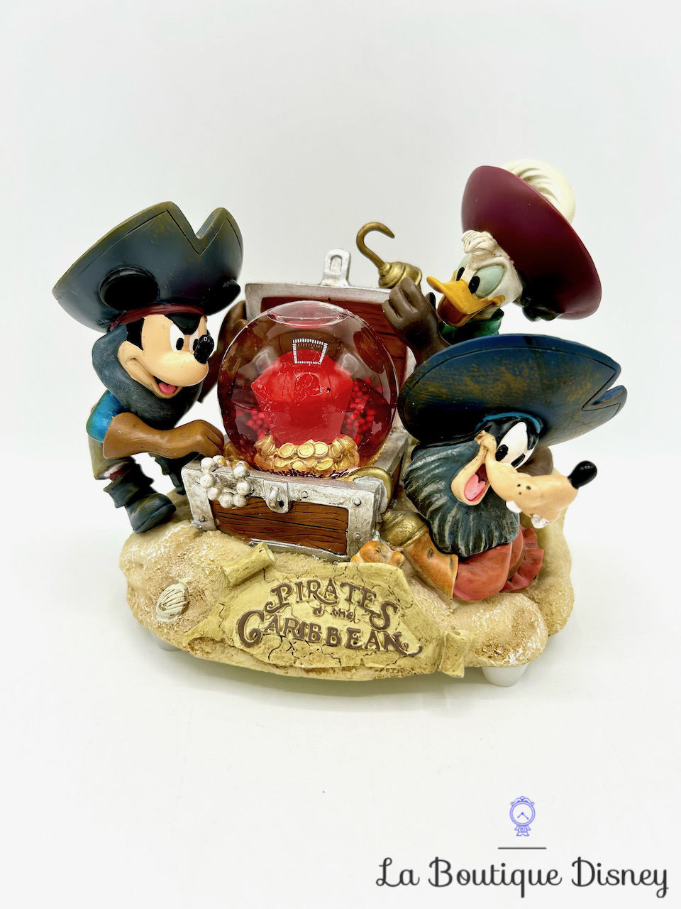 boule-a-neige-mickey-dingo-pirates-disneyland-paris-snow-globe-disney-pirates-of-the-caribbean-1