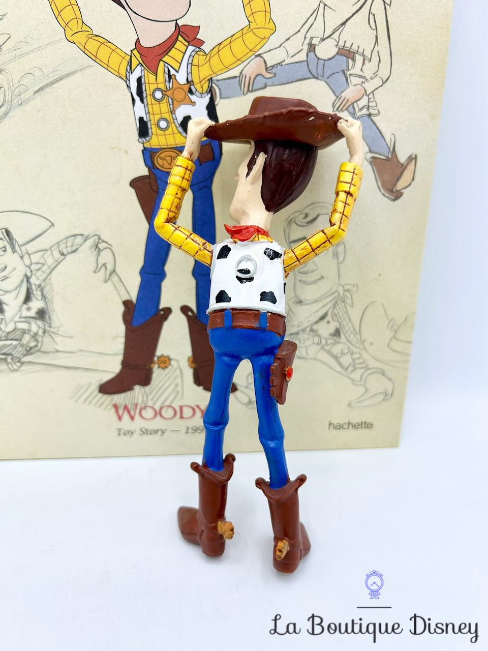 livre-figurine-woody-toy-story-disney-figurines-de-collection-hachette-encyclopédie-0