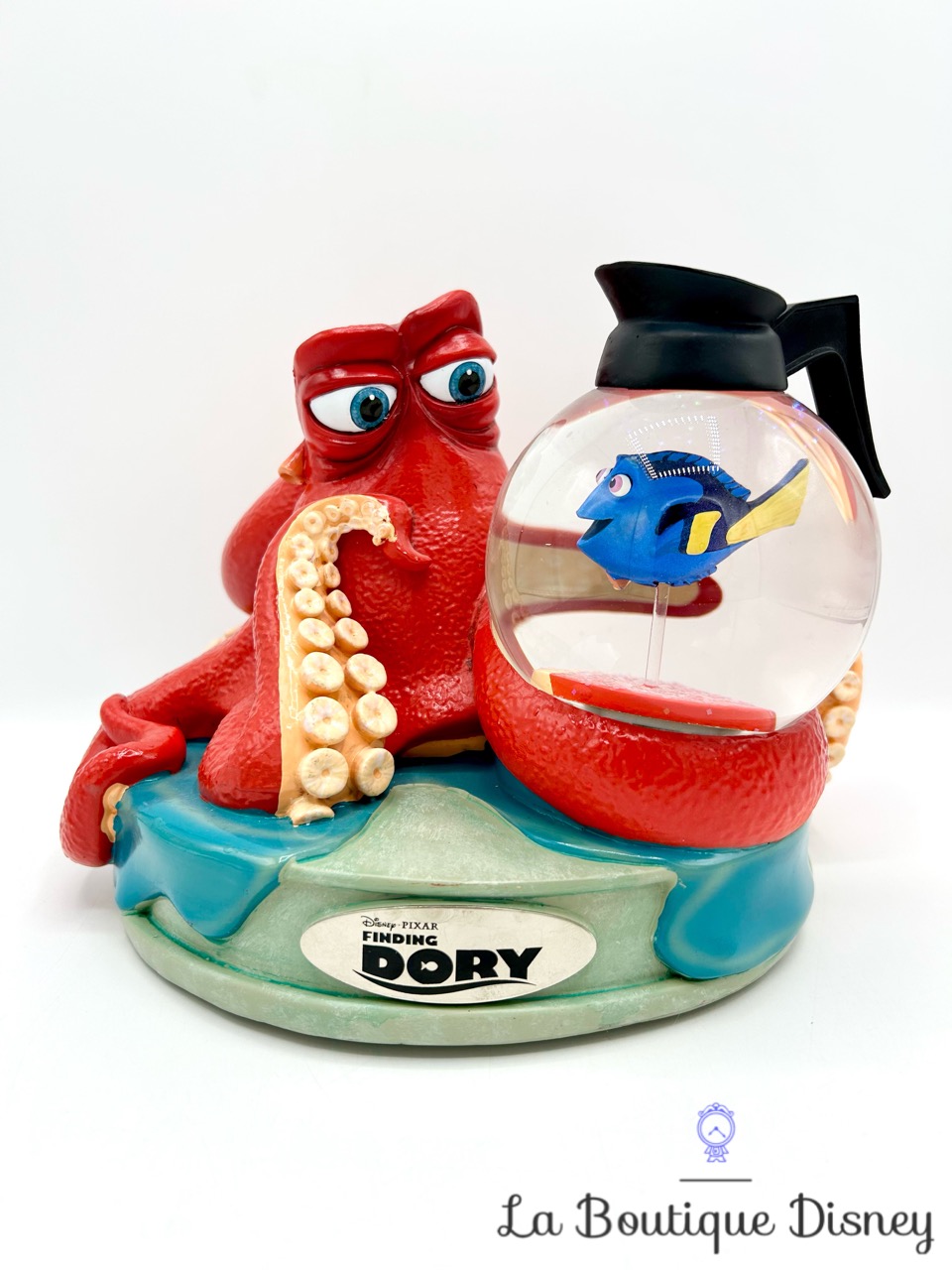 boule-a-neige-le-monde-de-dory-disney-store-snow-globe-hank-1