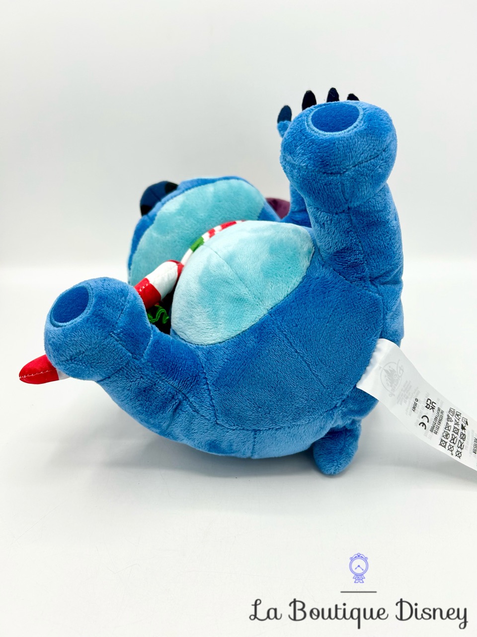 peluche-stitch-noel-canard-disney-store-2023-sucre-orge-7