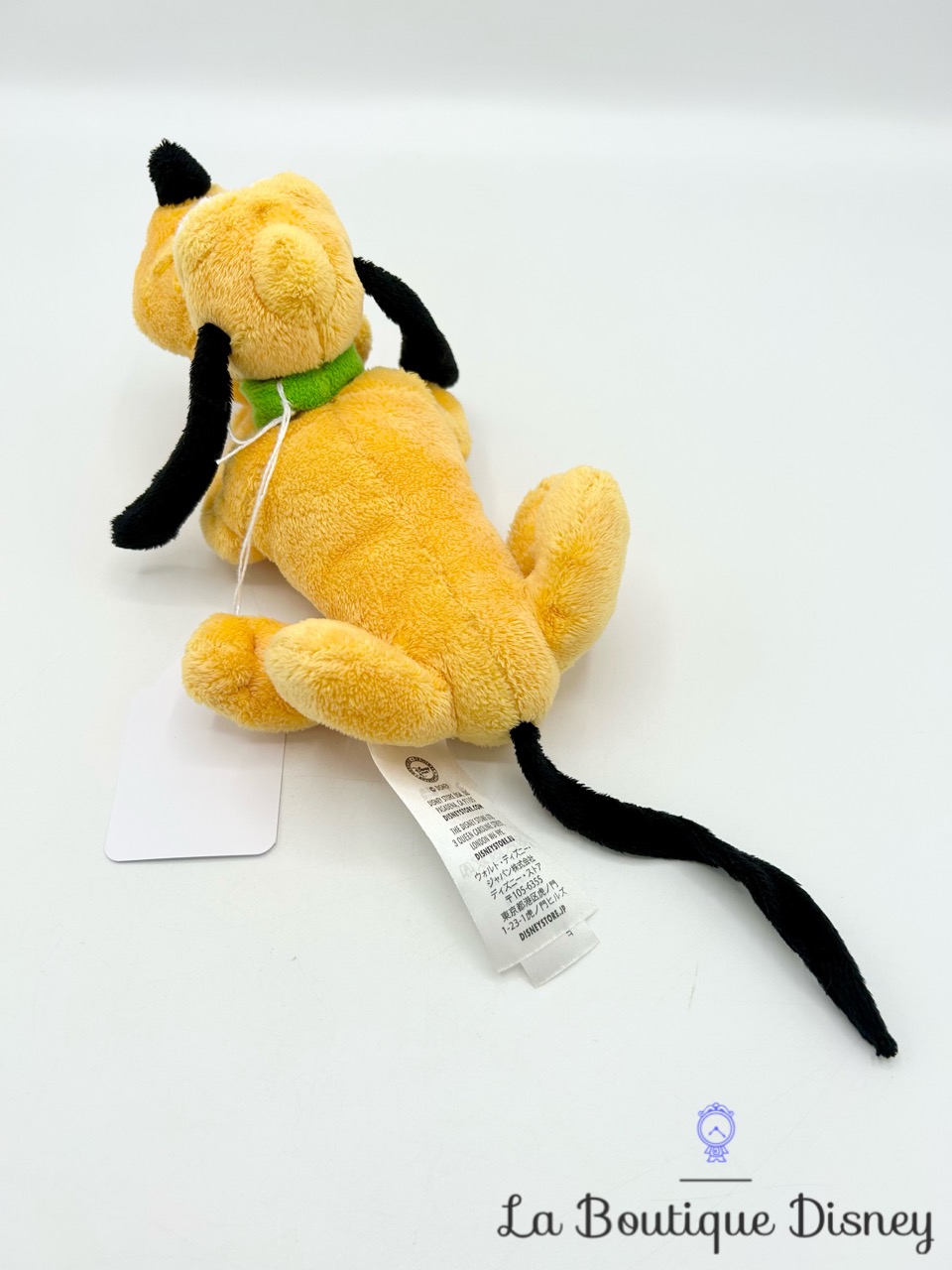 peluche-mini-pluto-couché-disney-store-chien-jaune-plat-ventre-dort-1