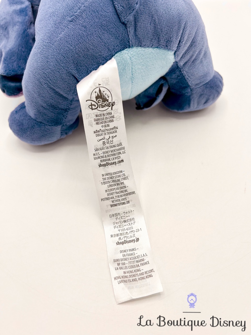 peluche-stitch-paques-2023-disney-store-lapin-rose-6