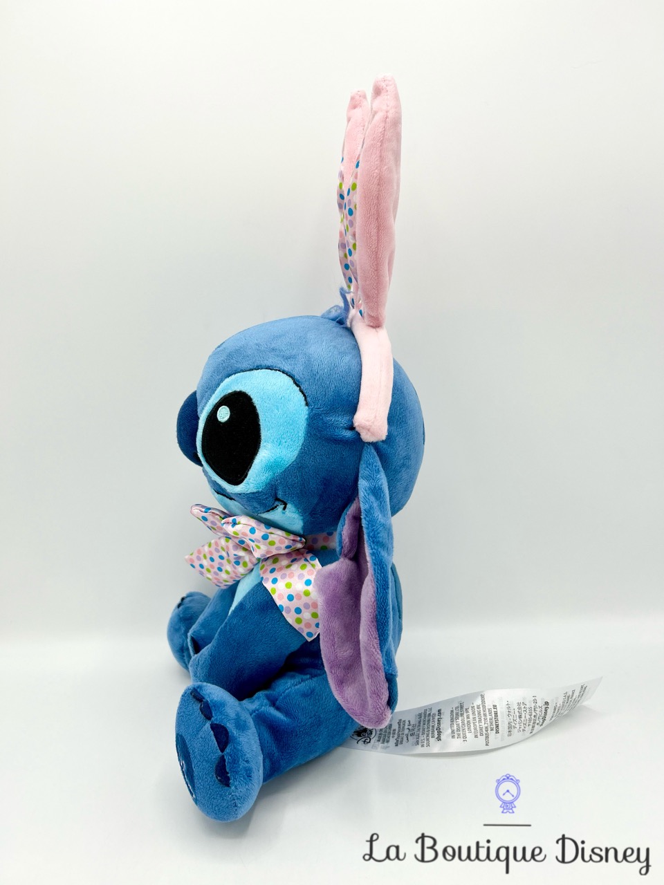 peluche-stitch-paques-2023-disney-store-lapin-rose-3
