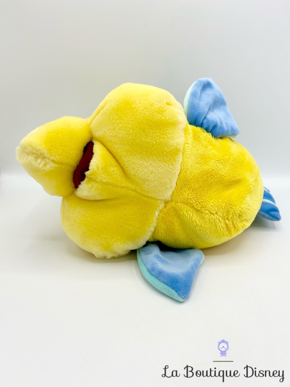 peluche-polochon-disneyland-paris-disney-la-petite-sirène-poisson-jaune-bleu-5