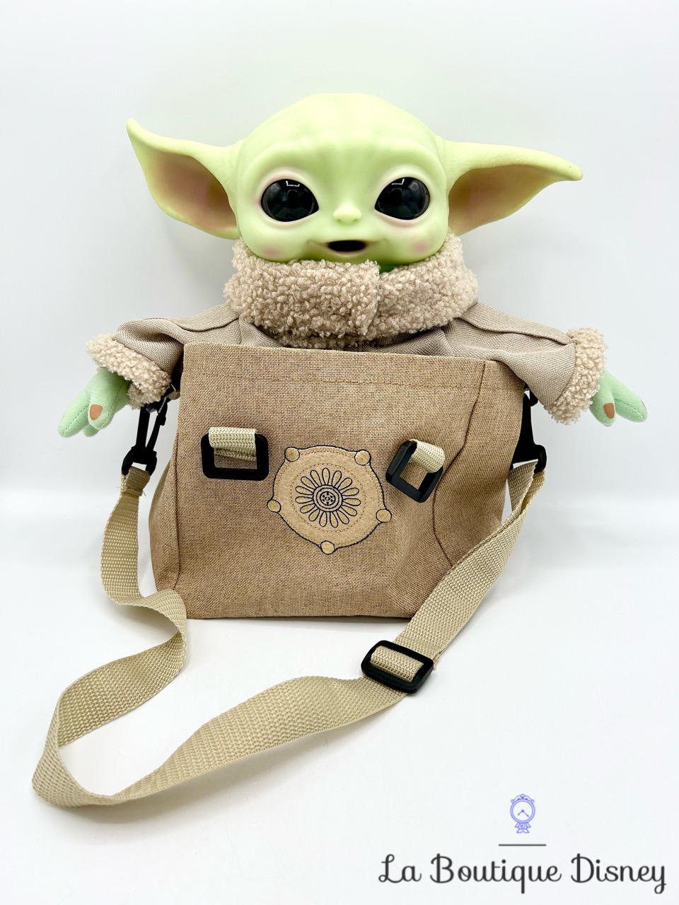 Peluche Figurine Grogu sonore sacoche The Mandalorian Star Wars