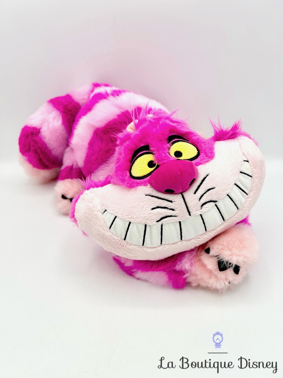 Peluche Chat Cheshire Disneyland Paris 2019 Disney Alice au pays des merveilles chat rose rayures