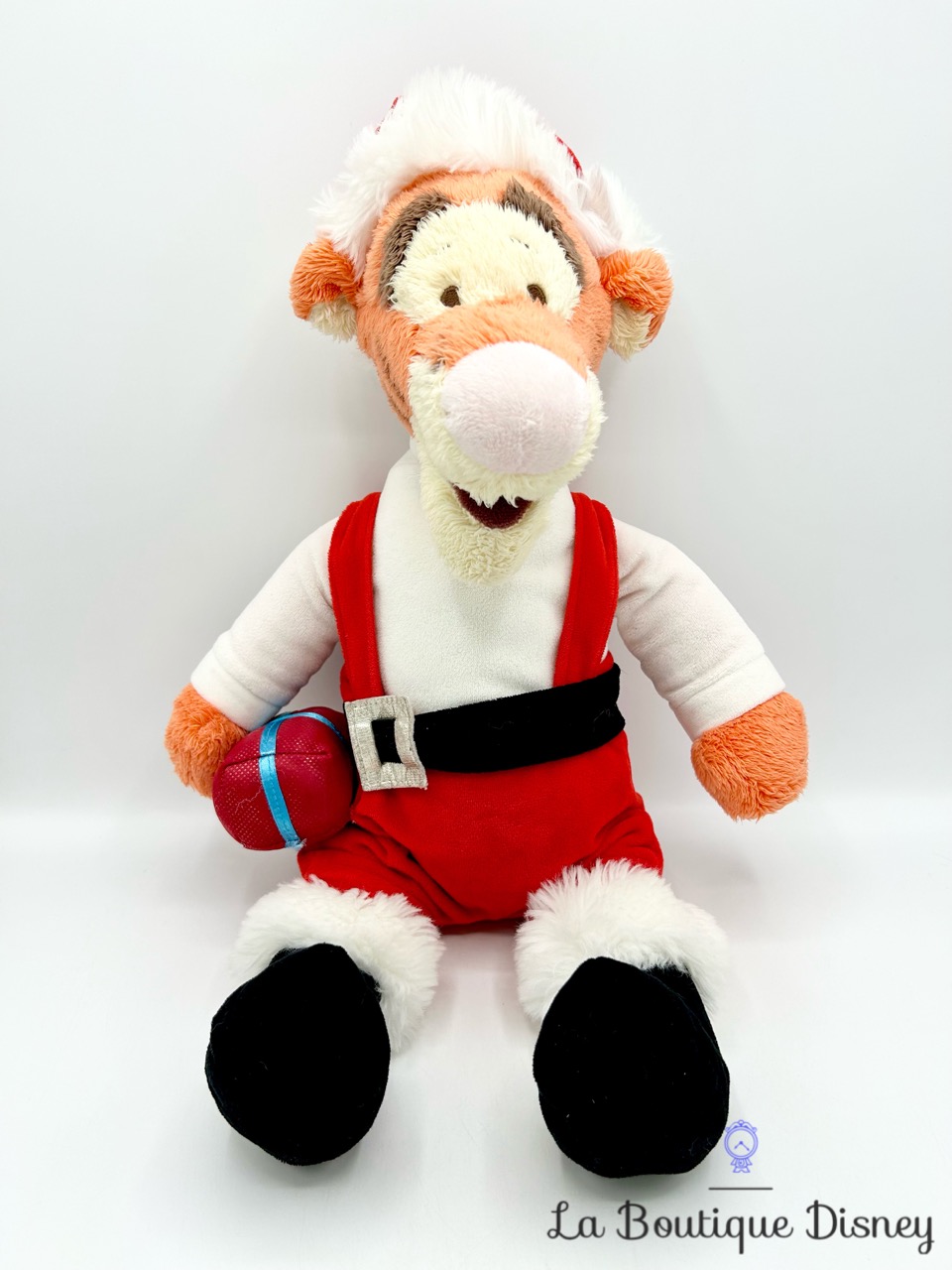 peluche-tigrou-père-noel-disney-store-écusson-cadeau-2
