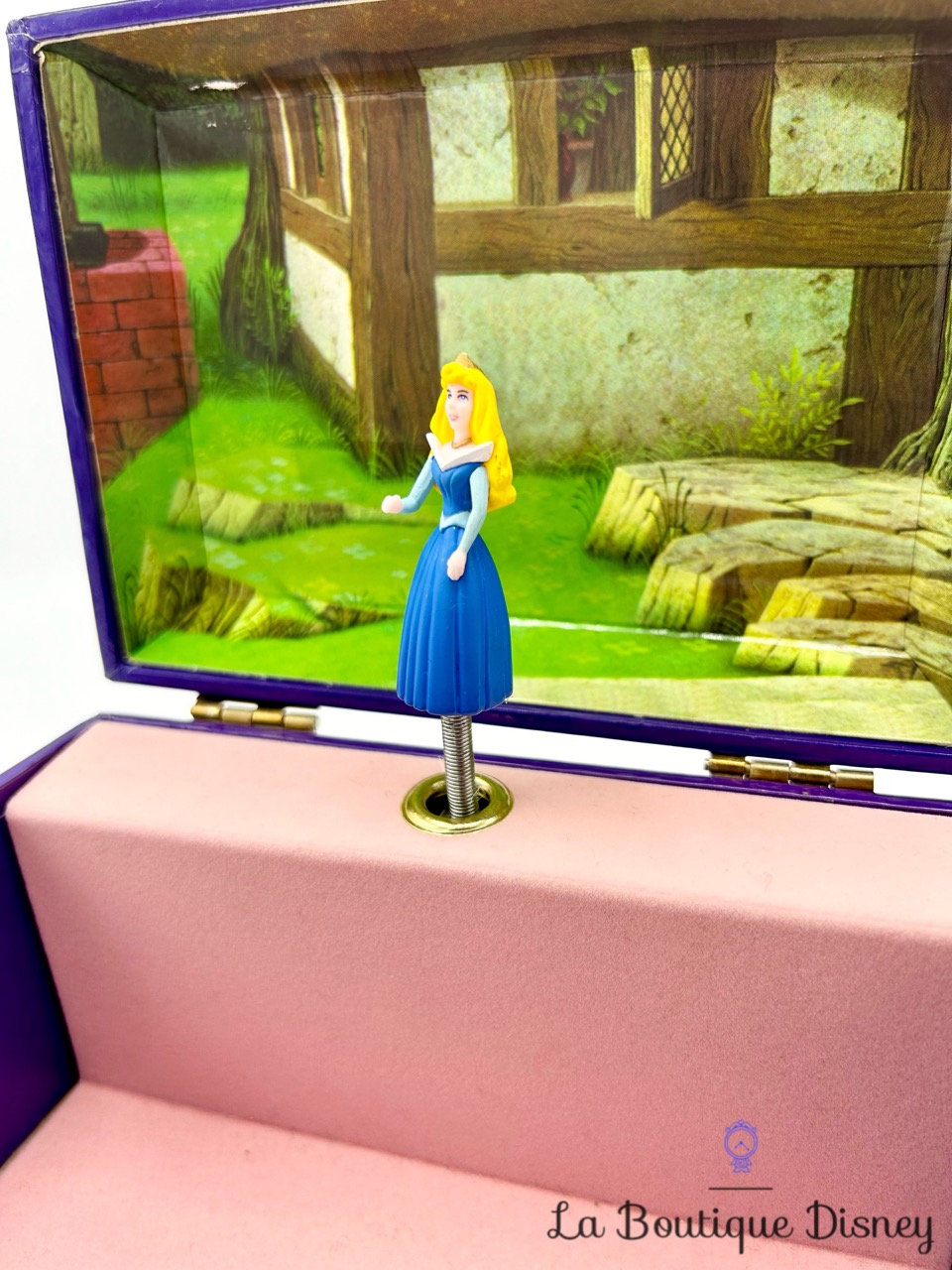 boite-a-musique-la-belle-au-bois-dormant-disney-sleeping-beauty-matrix-industries-violet-bijoux-musicale-2