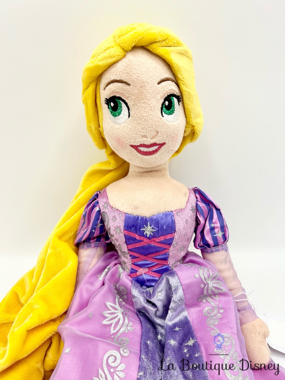 poupée-chiffon-musicale-raiponce-disneyland-paris-disney-peluche-princesse-violet-4