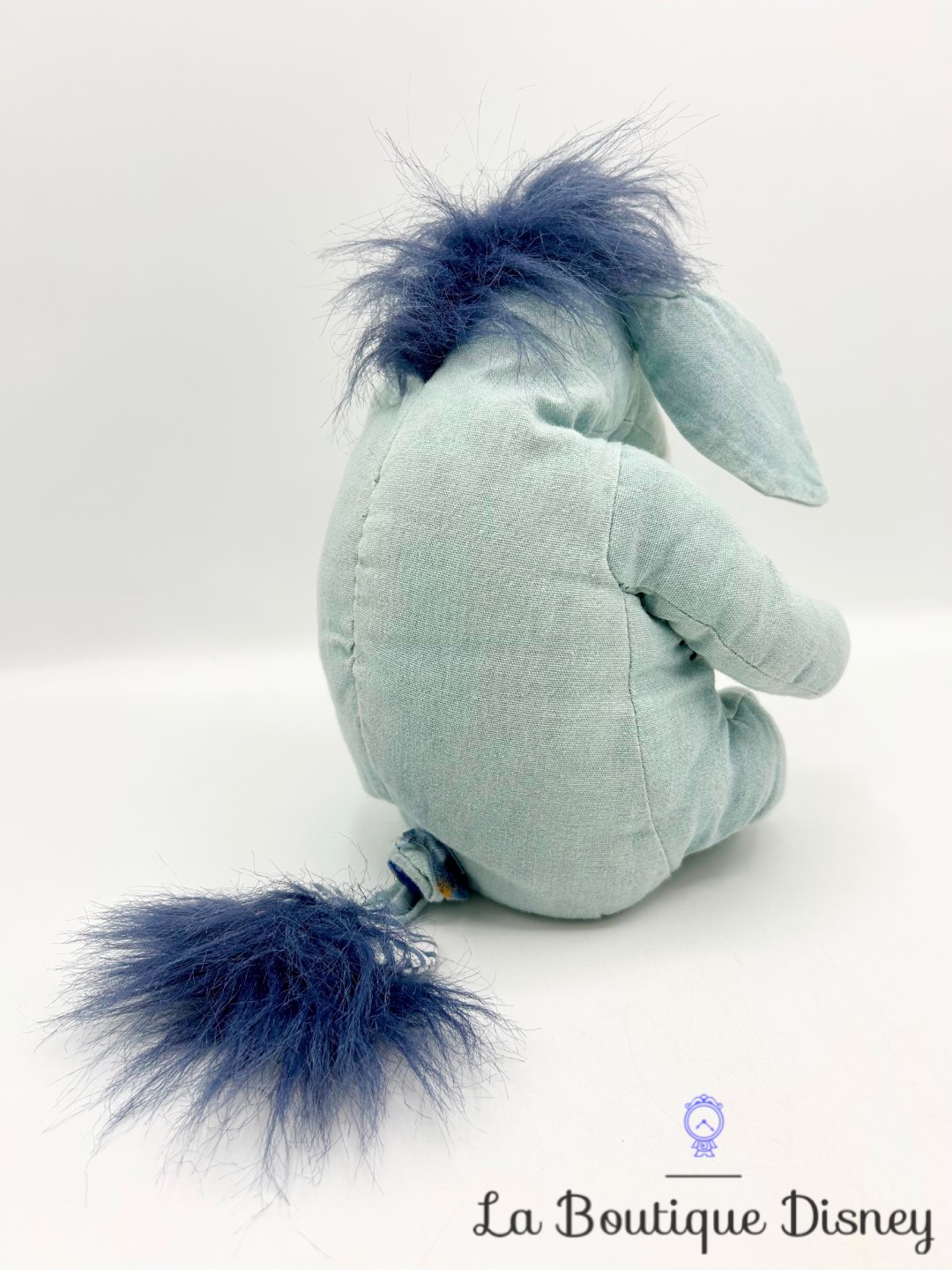 peluche-bourriquet-jean-disney-store-winnie-ourson-bleu (1)