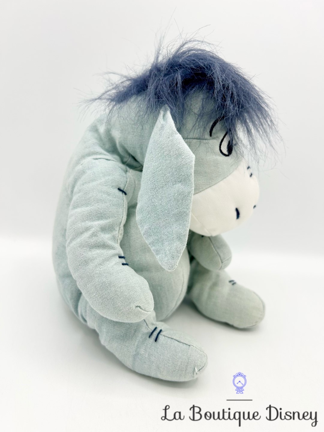 peluche-bourriquet-jean-disney-store-winnie-ourson-bleu (2)