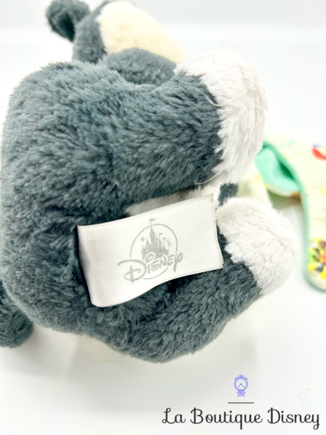 peluche-figaro-emmailloté-disney-parks-disneyland-chat-noir-pinocchio-couverture-couffin (5)