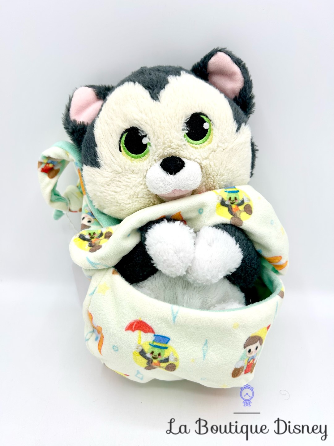 peluche-figaro-emmailloté-disney-parks-disneyland-chat-noir-pinocchio-couverture-couffin (4)