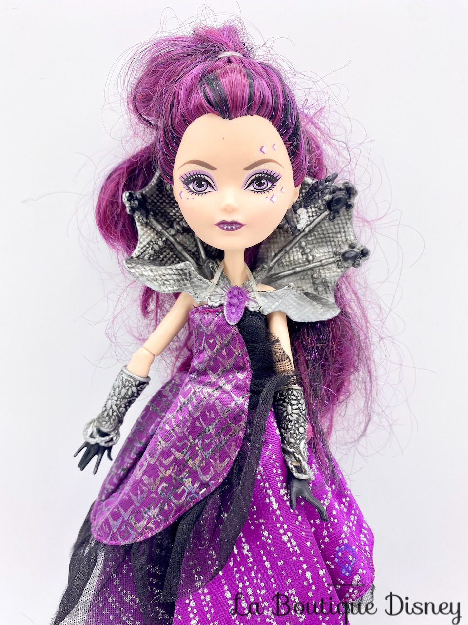 poupée-ever-after-high-raven-queen-bal-de-la-destinée-violet-noir-1