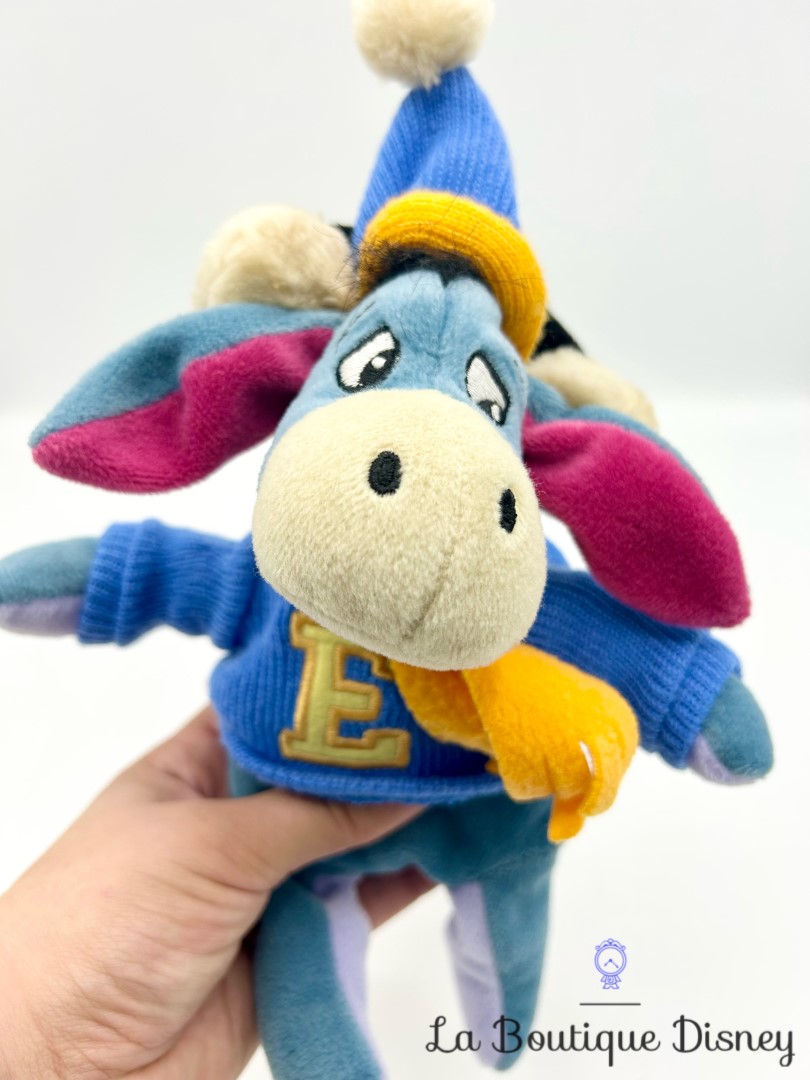 peluche-bourriquet-hiver-eeyore-winter-disney-store-collection-winnie-ourson (1)
