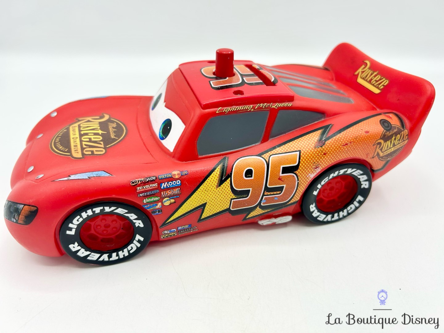 tirelire-parlante-flash-mcqueen-cars-disney-lansay-voiture-rouge-sonore (7)
