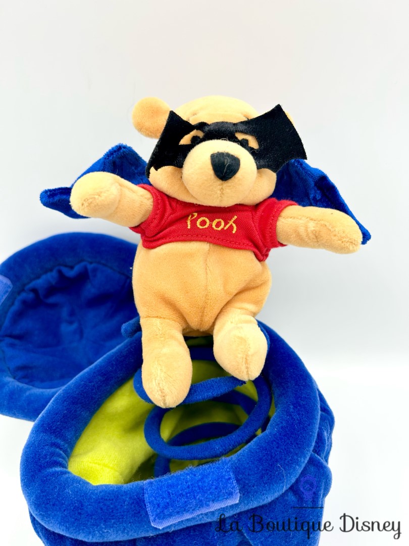 peluche-winnie-ourson-brew-vampire-ressort-panier-halloween-disney-store-vintage (2)