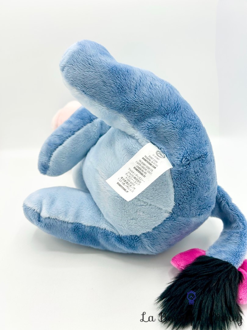 peluche-bourriquet-classique-disney-store-écusson-ane-bleu-winnie (1)