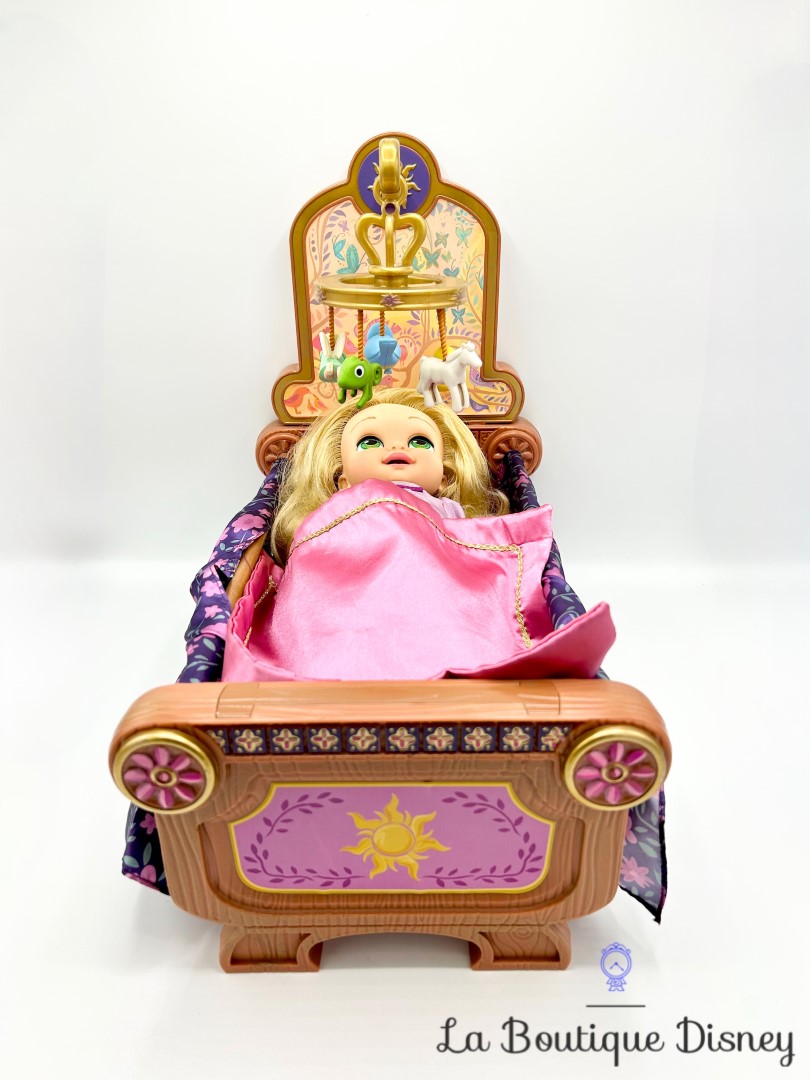 coffret-cadeau-berceau-poupée-raiponce-bébé-animators-collection-disney-store-rapunzel (12)