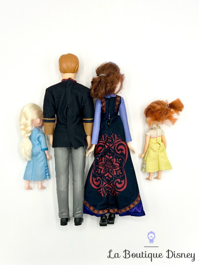 poupées-famille-royale-arendelle-disney-hasbro-la-reine-des-neiges-papa-maman-elsa-anna (1)
