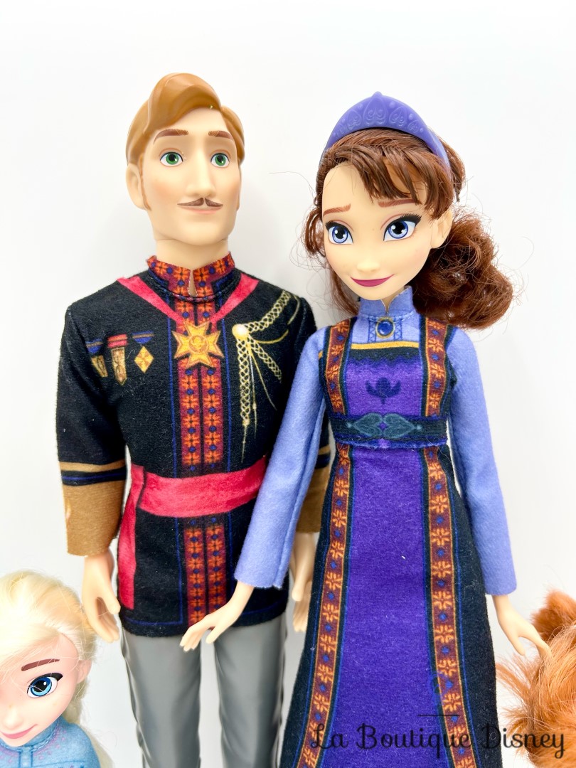 poupées-famille-royale-arendelle-disney-hasbro-la-reine-des-neiges-papa-maman-elsa-anna (6)