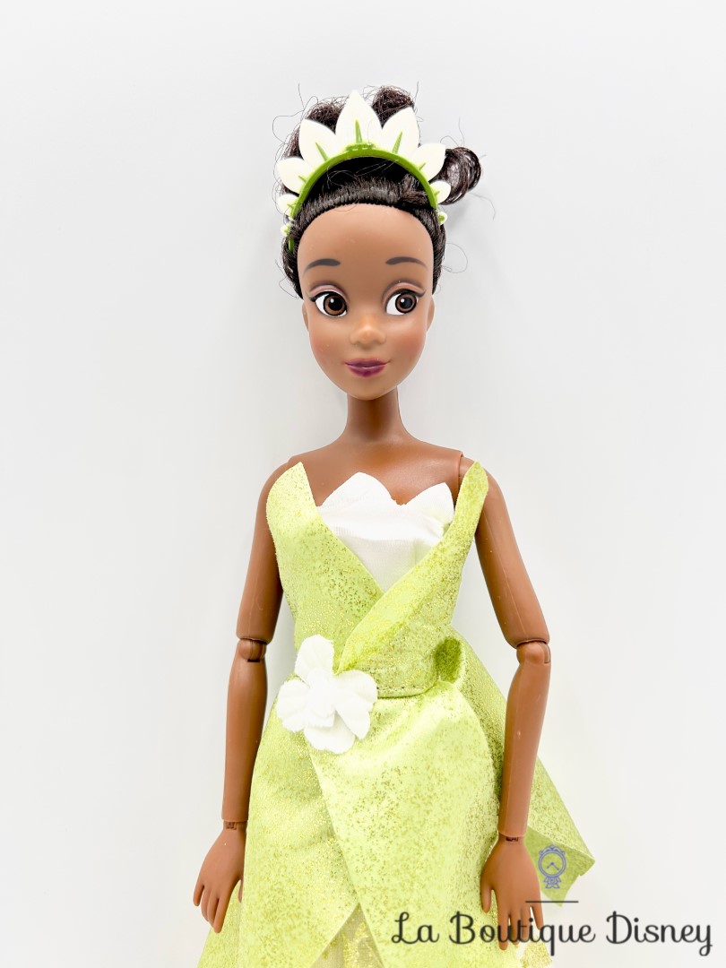 poupée-tiana-la-princesse-et-la-grenouille-disney-store-robe-paillettes (2)