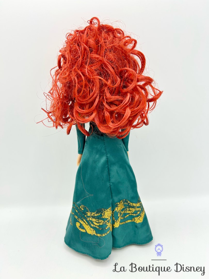 poupée-mérida-rebelle-disney-store-robe-paillettes (5)