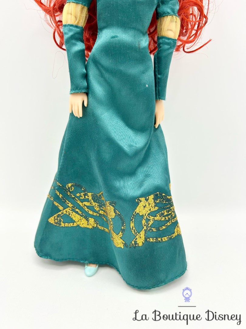 Poupée Mérida Rebelle Disney Store 2019 mannequin robe verte 30 cm