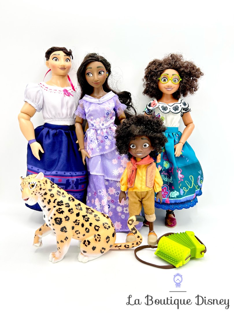 poupées-encanto-deluxe-coffret-famille-madrigual-disney-store (3)