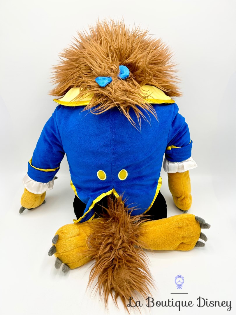 peluche-la-bete-disney-store-ecusson-la-belle-et-la-bete-50-cm (8)
