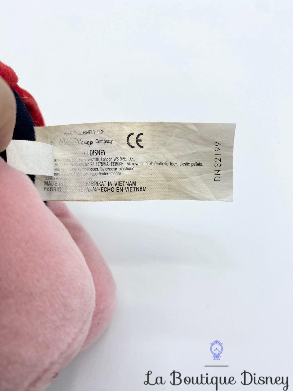 peluche-porcinet-coccinnelle-coeur-disney-store-piglet lovebug-winnie-ourson-1