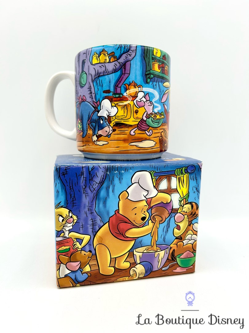 Tasse scène Winnie lourson Disney Store Classics 2001 mug scène film gâteau miel cuisine