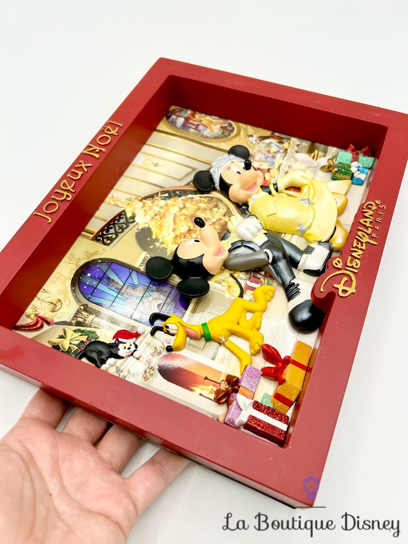 cadre-decoration-mickey-minnie-noel-disneyland-disney-3D-rouge (5)