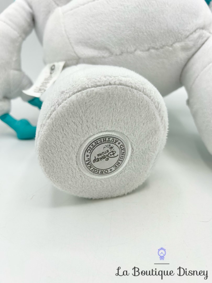 peluche-guimauve-monstre-neige-la-reine-des-neiges-disney-store-écusson-yeti (6)