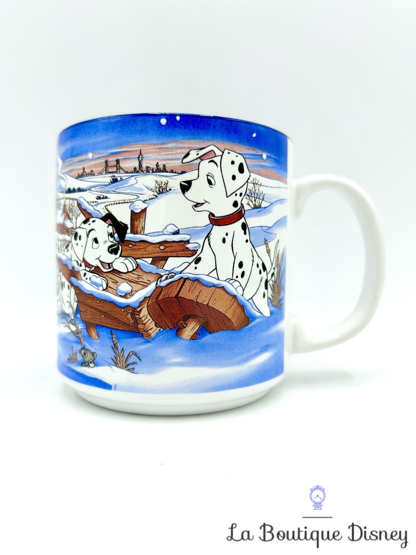 tasse-scène-les-101-dalmatiens-disney-england-mug-scène-film-bleu-champ-neige (2)