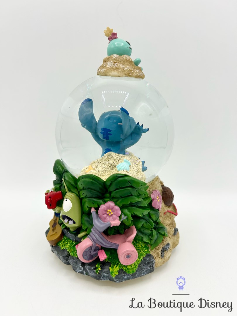 boule-a-neige-stitch-souillon-disneytland-snow-globe-disney-plage-sable (2)