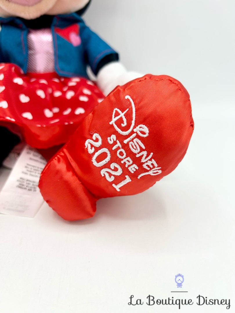 peluche-minnie-mouse-saint-valentin-disney-store-2021-veste-jean-love (6)