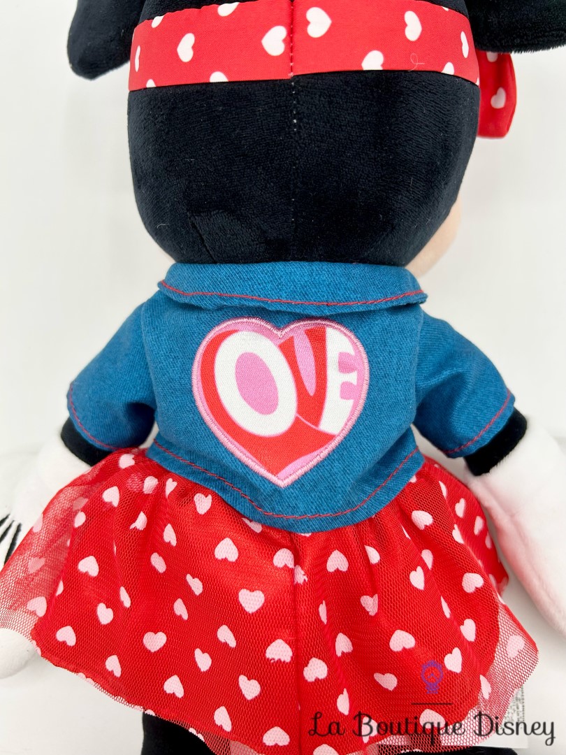 peluche-minnie-mouse-saint-valentin-disney-store-2021-veste-jean-love (1)