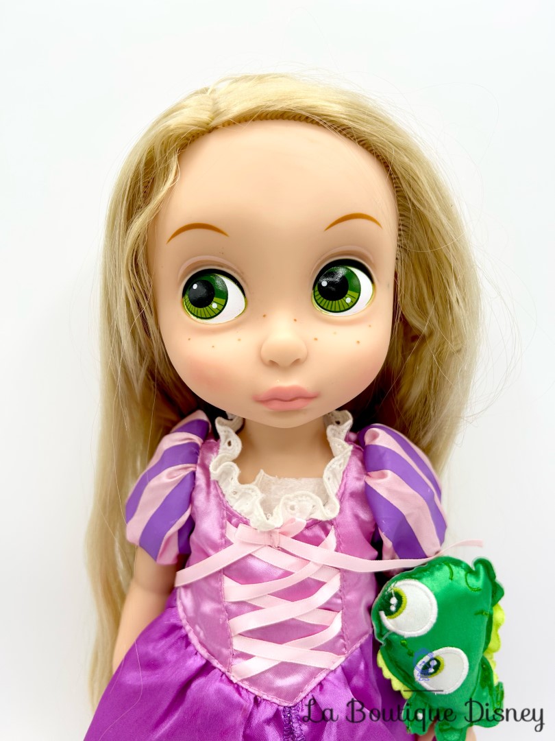 Poupée Raiponce Animators Collection V3 Disney Store 2016 Pascal princesse robe violette 40 cm