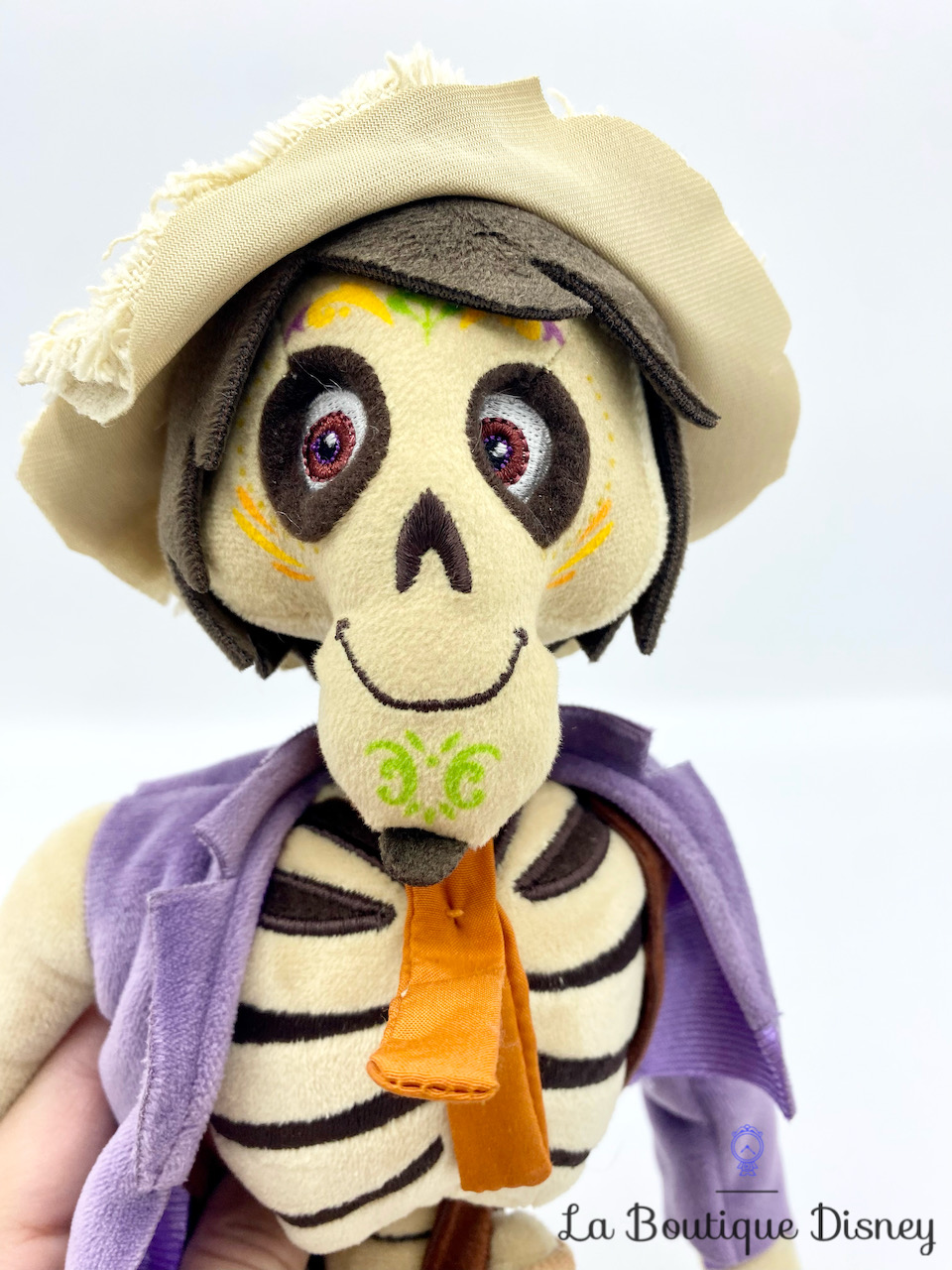 poupée-chiffon-hector-coco-disney-store-peluche-squelette-épouventail-violet-4